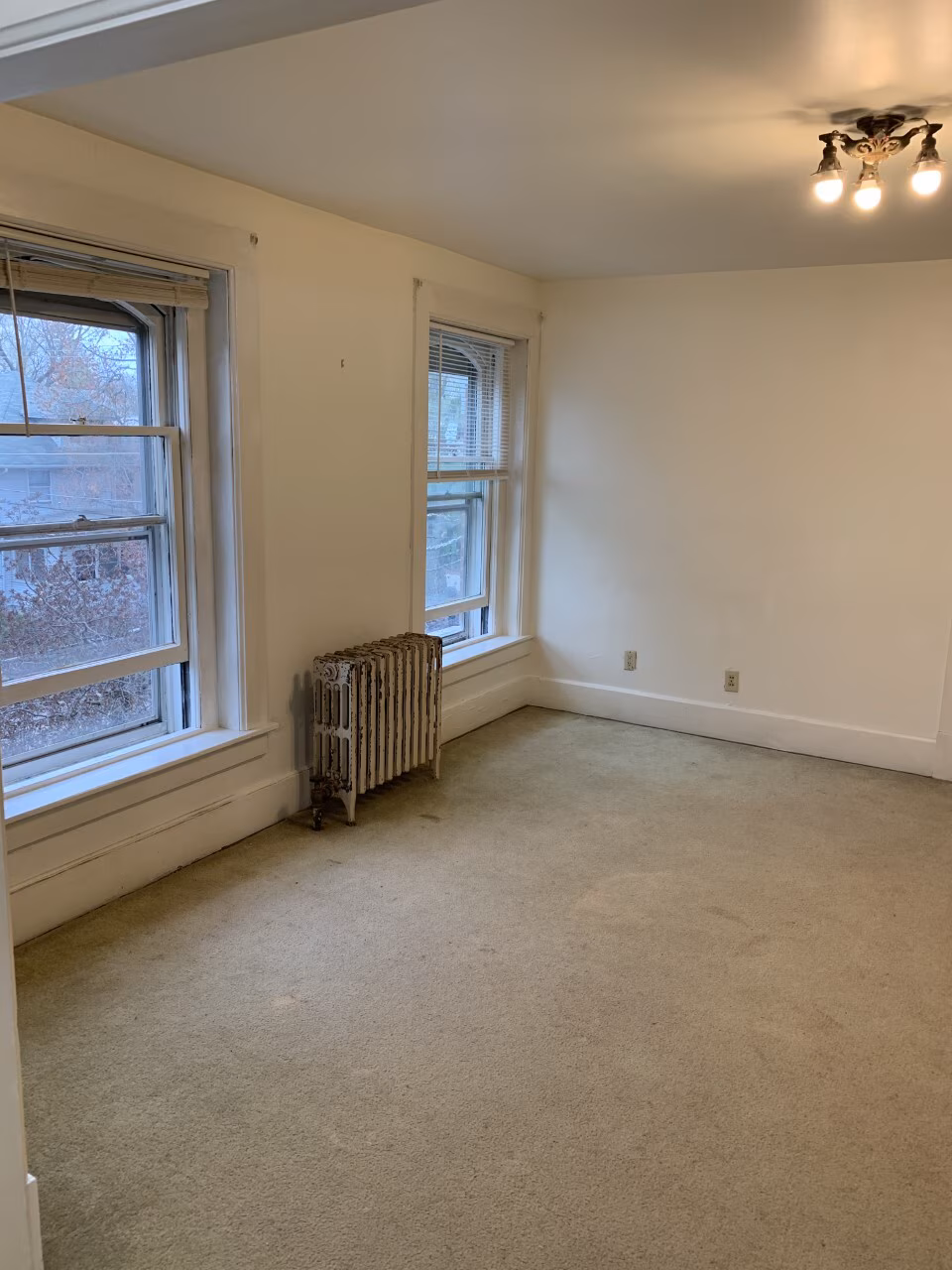 1BR/1BA Apartment | 625 sq ft | Open Central Living, Central AC & Storage | Unit 16 - Image 4