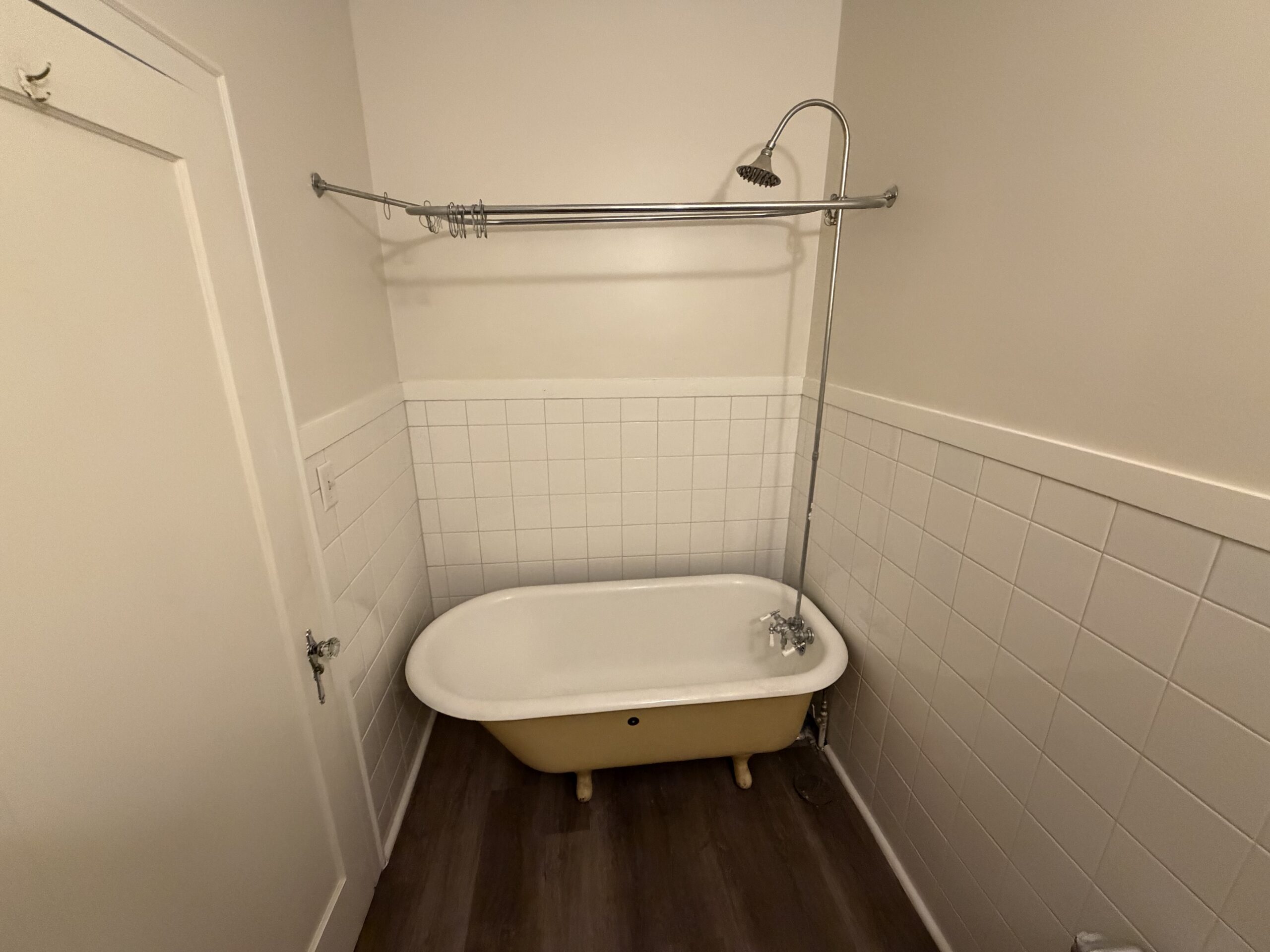 Freestanding Bathtub Unit 8 - Studio Apartment with Full-Size Stove Kitchen, Private Bath & Two Closets at Holub Apartments in Northside Iowa City, IA